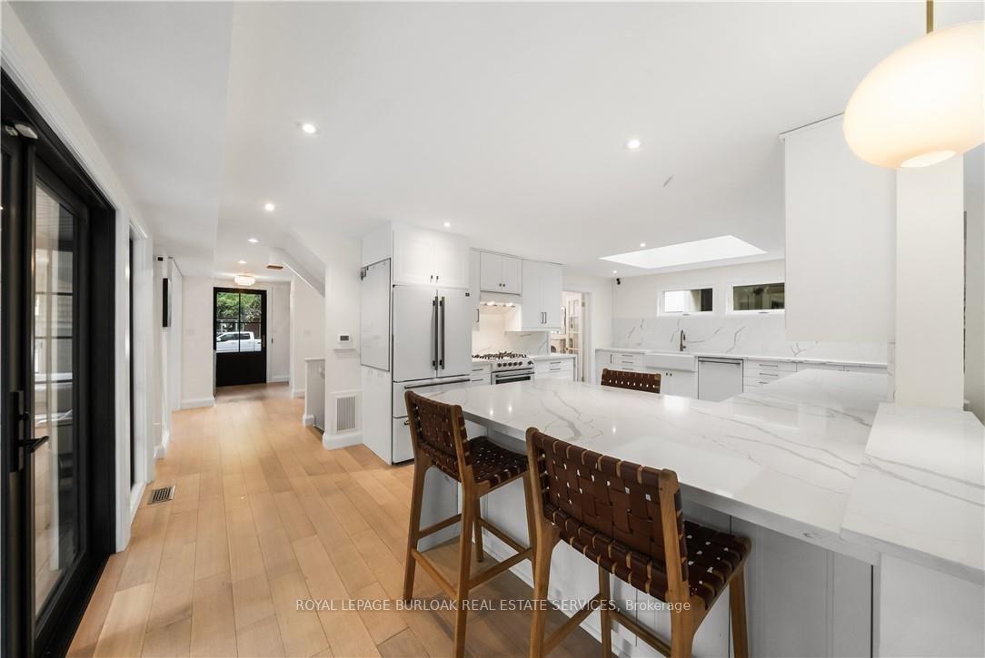 Photo 11 of 423 Smith Avenue, Burlington, Brant — HOMEH