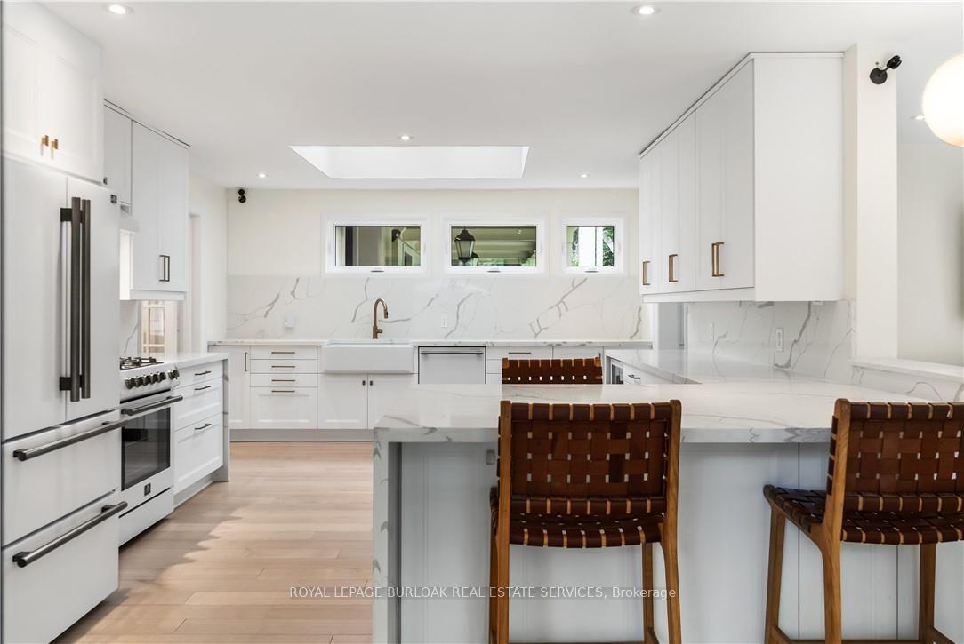 Photo 13 of 423 Smith Avenue, Burlington, Brant — HOMEH