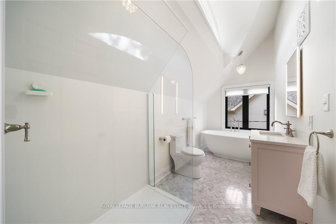 Photo 25 of 423 Smith Avenue, Burlington, Brant — HOMEH