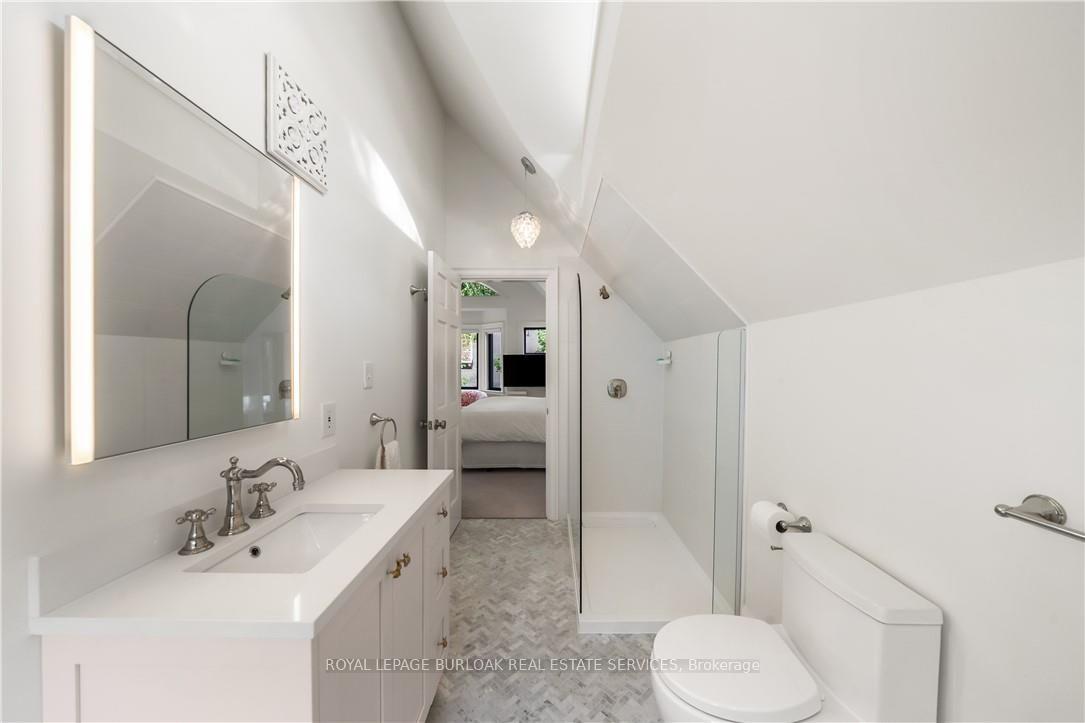 Photo 26 of 423 Smith Avenue, Burlington, Brant — HOMEH