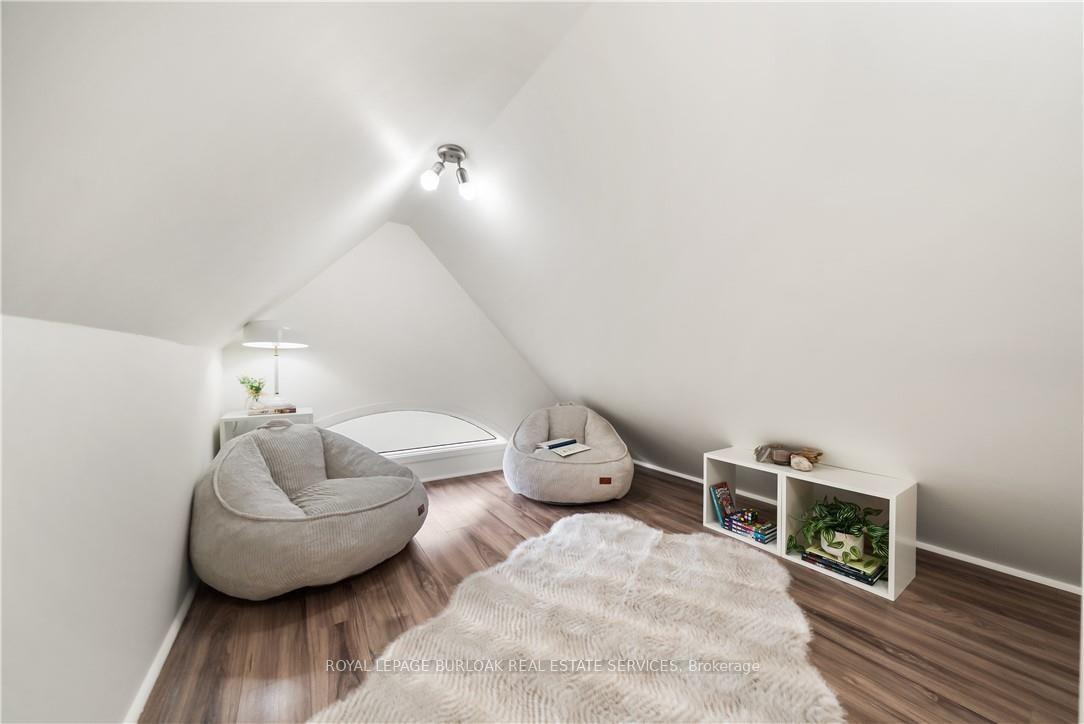 Photo 33 of 423 Smith Avenue, Burlington, Brant — HOMEH