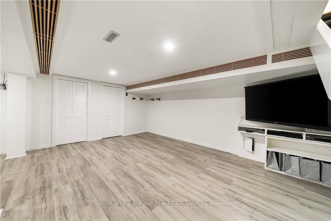 Photo 35 of 423 Smith Avenue, Burlington, Brant — HOMEH