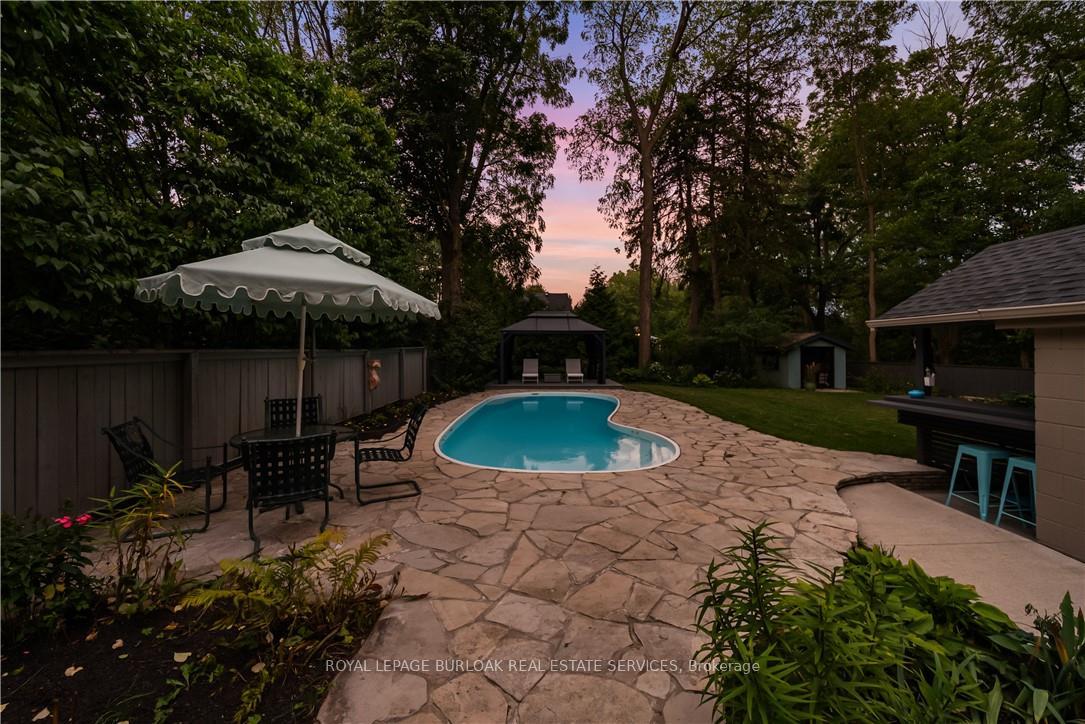 Photo 45 of 423 Smith Avenue, Burlington, Brant — HOMEH