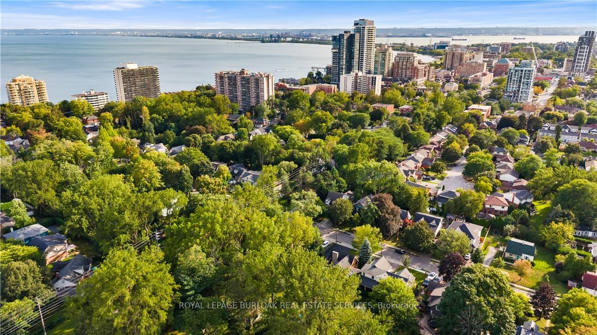 Photo 49 of 423 Smith Avenue, Burlington, Brant — HOMEH
