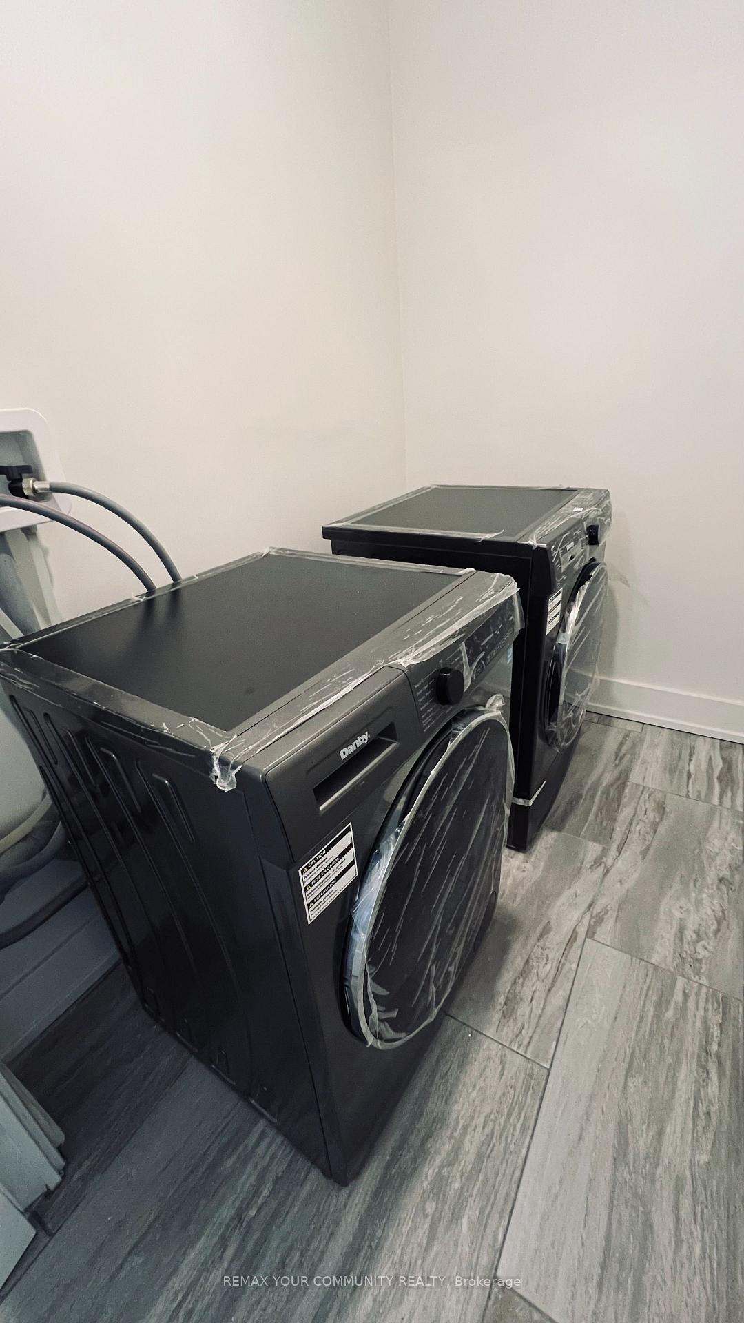 Photo 4 of Unit 514, 10 Edgecliff Golfway, Toronto, Flemingdon Park — HOMEH