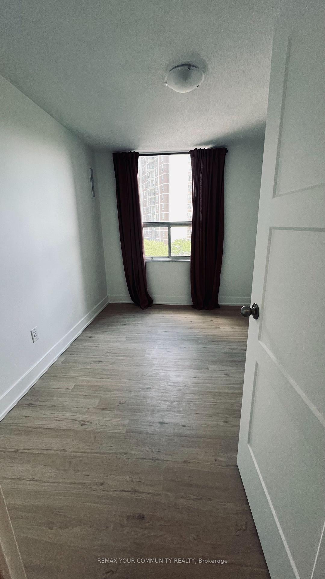 Photo 25 of Unit 514, 10 Edgecliff Golfway, Toronto, Flemingdon Park — HOMEH