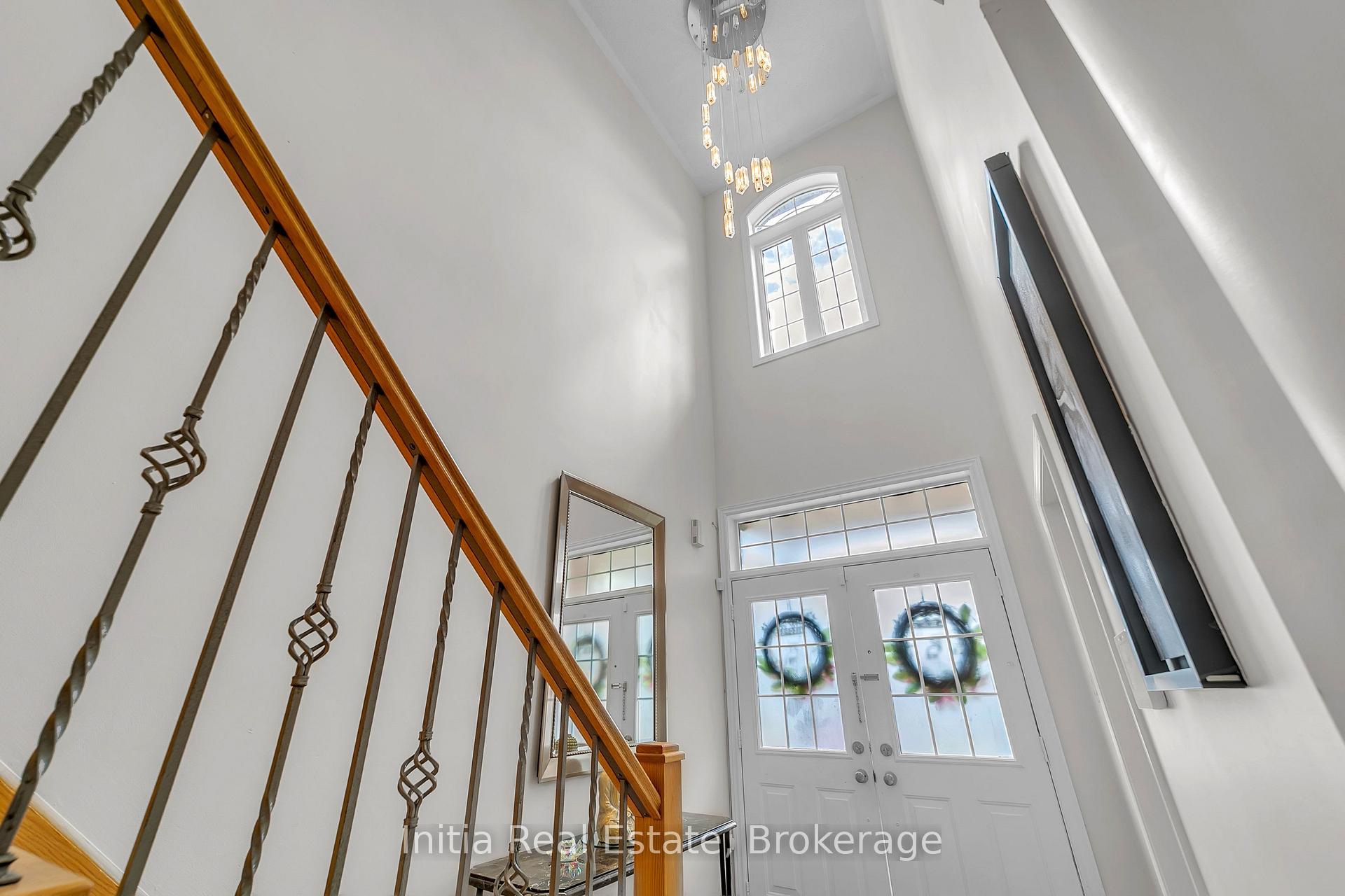 Photo 5 of 278 Fossil Hill Road E, Vaughan, Vellore Village — HOMEH