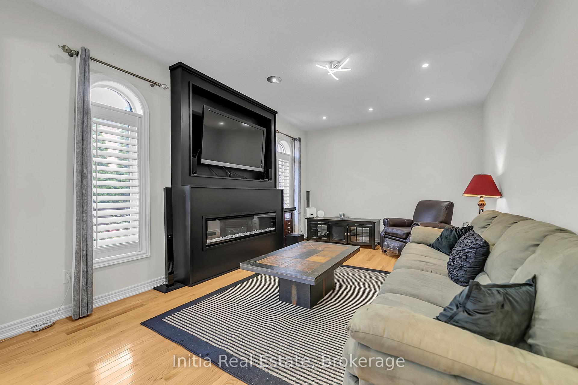 Photo 18 of 278 Fossil Hill Road E, Vaughan, Vellore Village — HOMEH