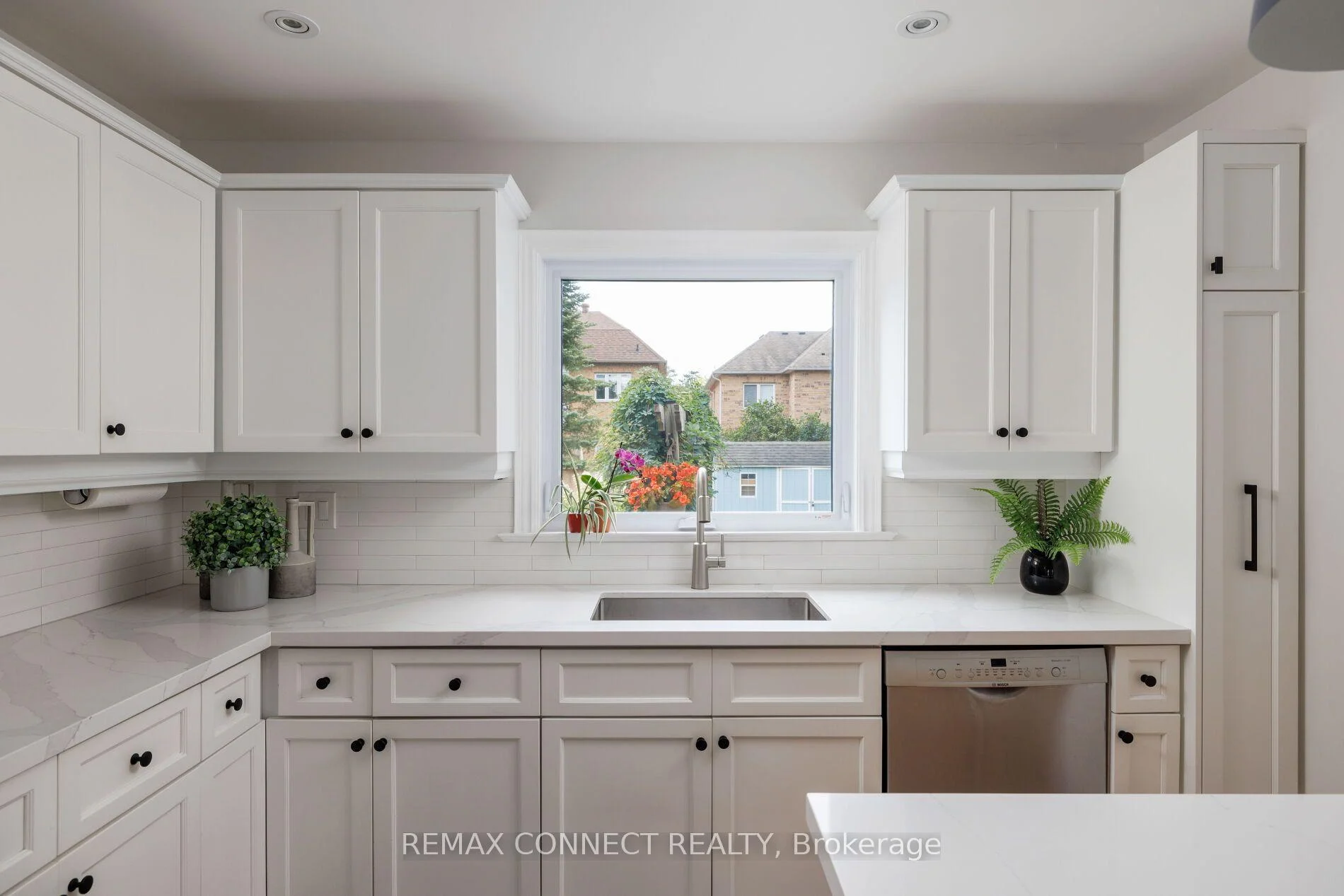 Photo 26 of 52 Angus Drive, North York, Don Valley Village — HOMEH