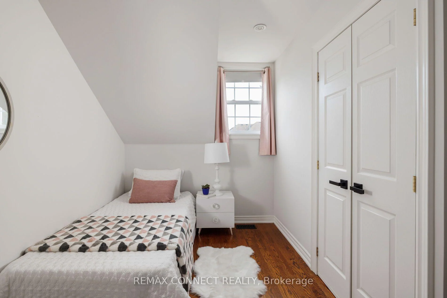Photo 47 of 52 Angus Drive, North York, Don Valley Village — HOMEH