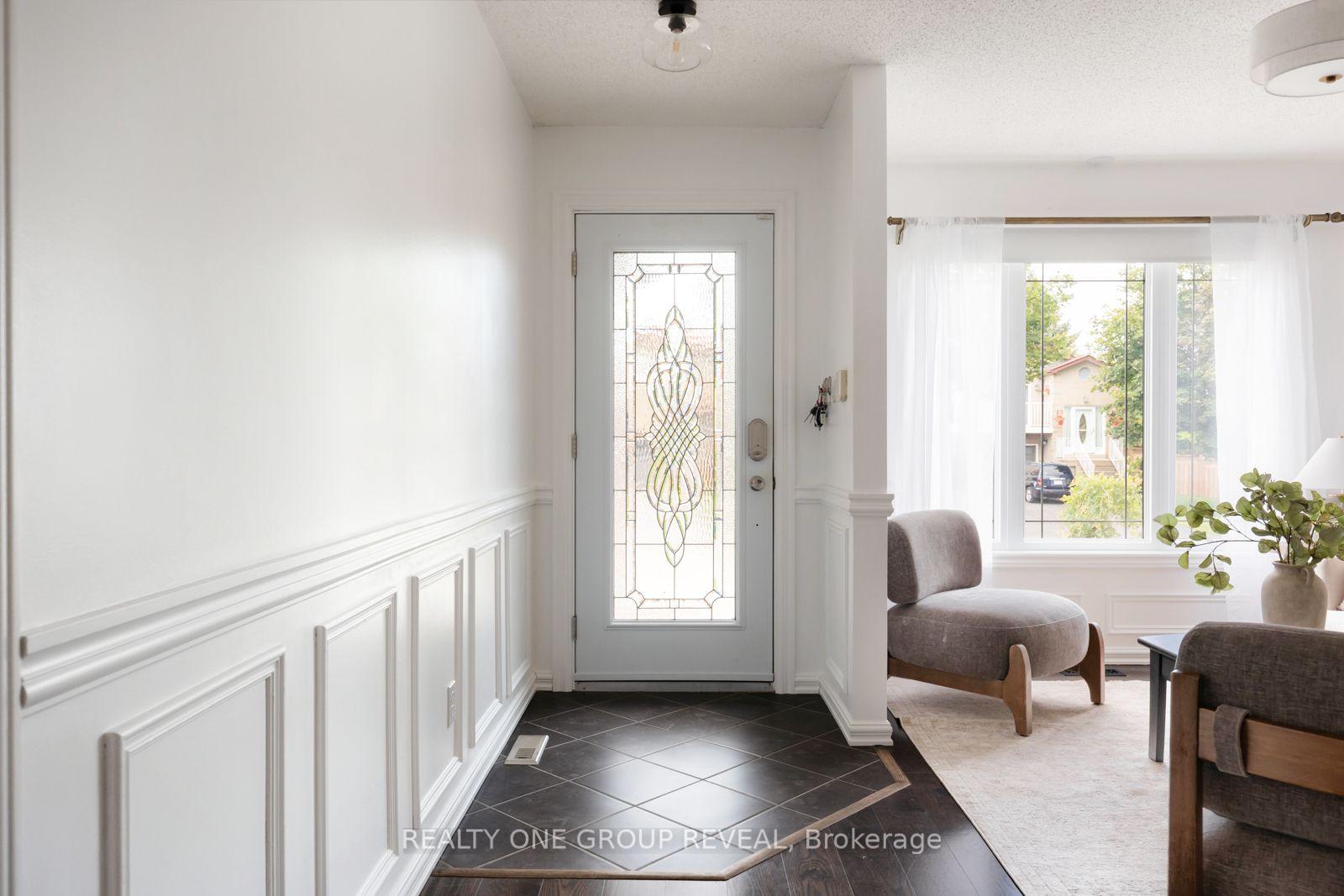 Photo 4 of 6 Mcfeeters Crescent, Clarington, Bowmanville — HOMEH