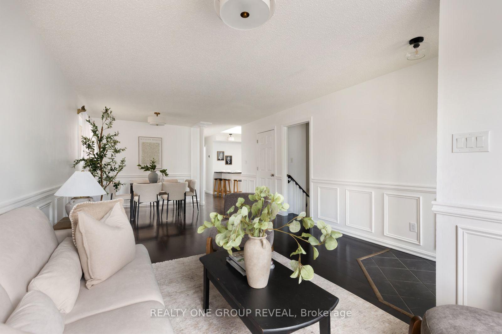 Photo 8 of 6 Mcfeeters Crescent, Clarington, Bowmanville — HOMEH