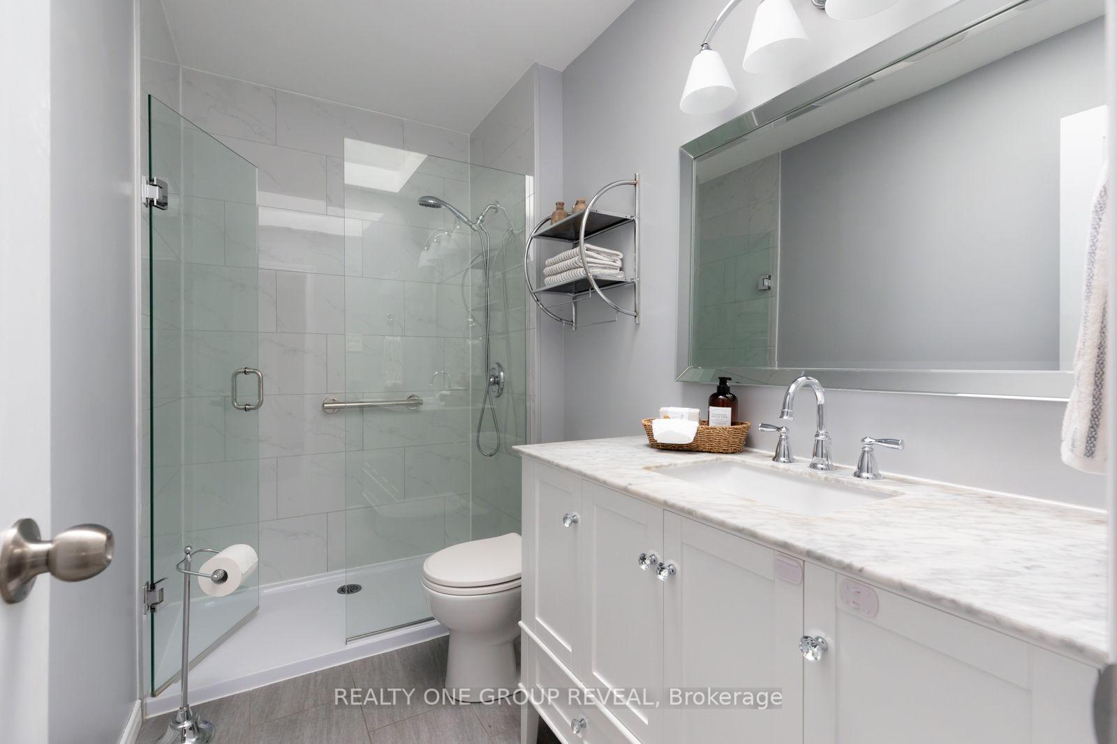 Photo 17 of 6 Mcfeeters Crescent, Clarington, Bowmanville — HOMEH