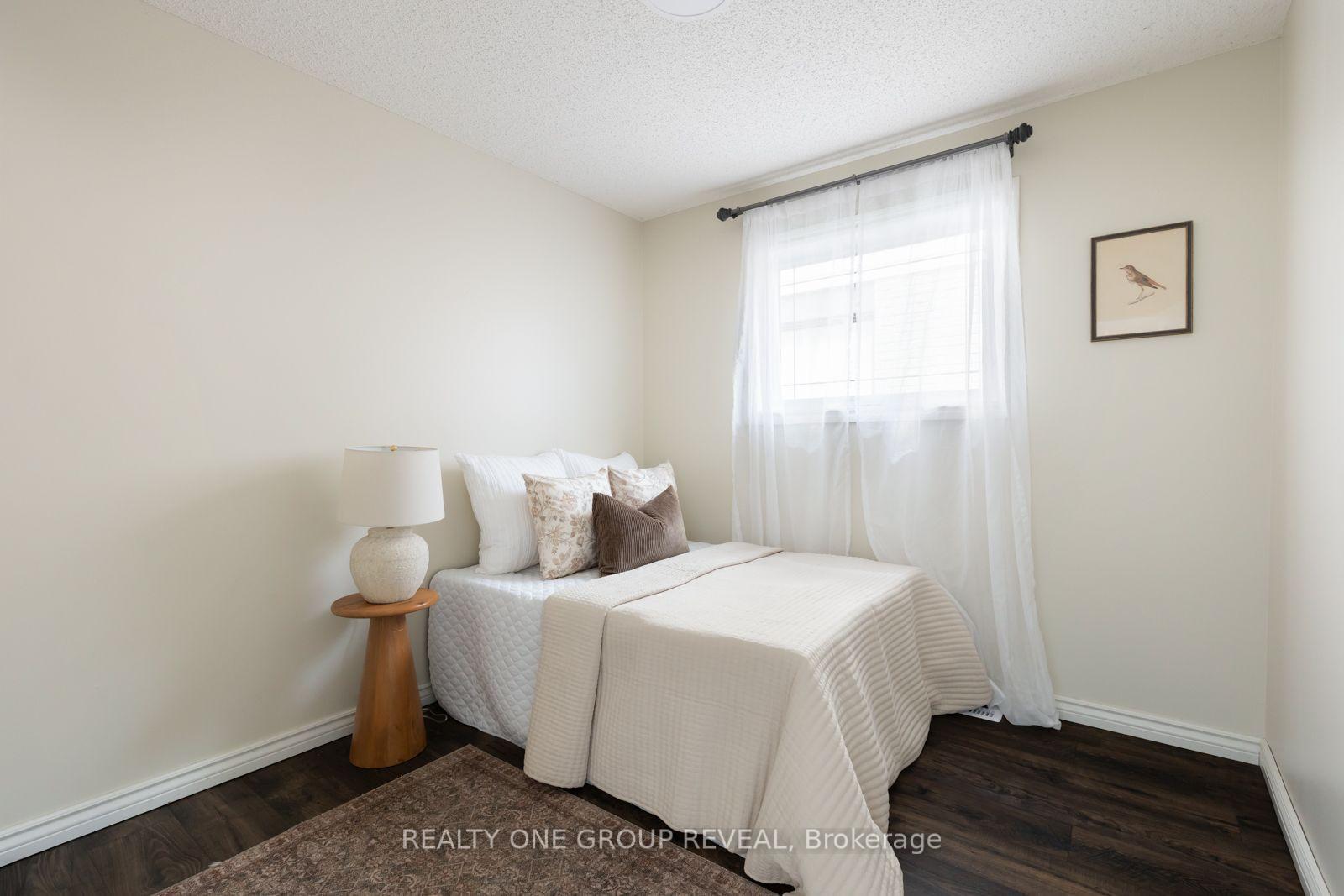 Photo 20 of 6 Mcfeeters Crescent, Clarington, Bowmanville — HOMEH