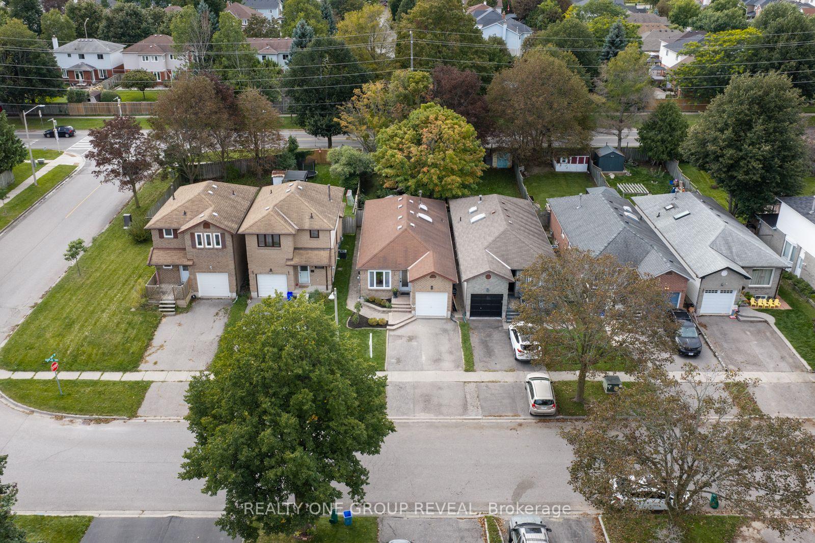 Photo 42 of 6 Mcfeeters Crescent, Clarington, Bowmanville — HOMEH