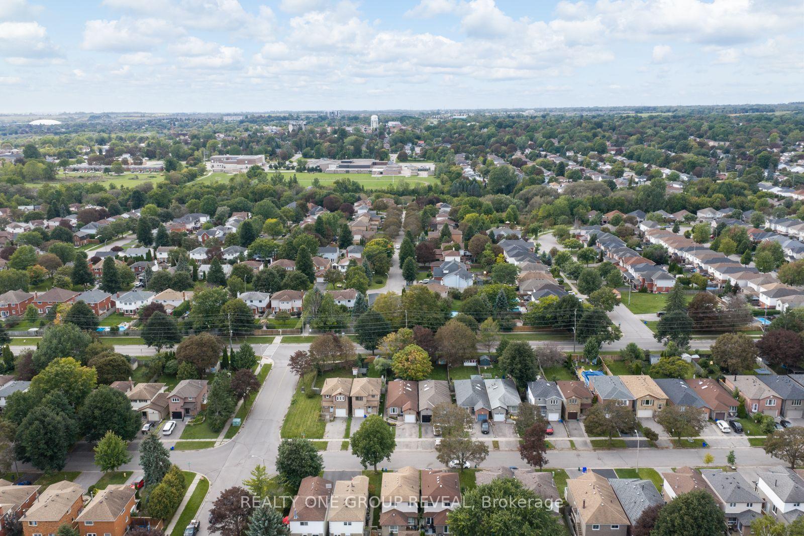Photo 45 of 6 Mcfeeters Crescent, Clarington, Bowmanville — HOMEH