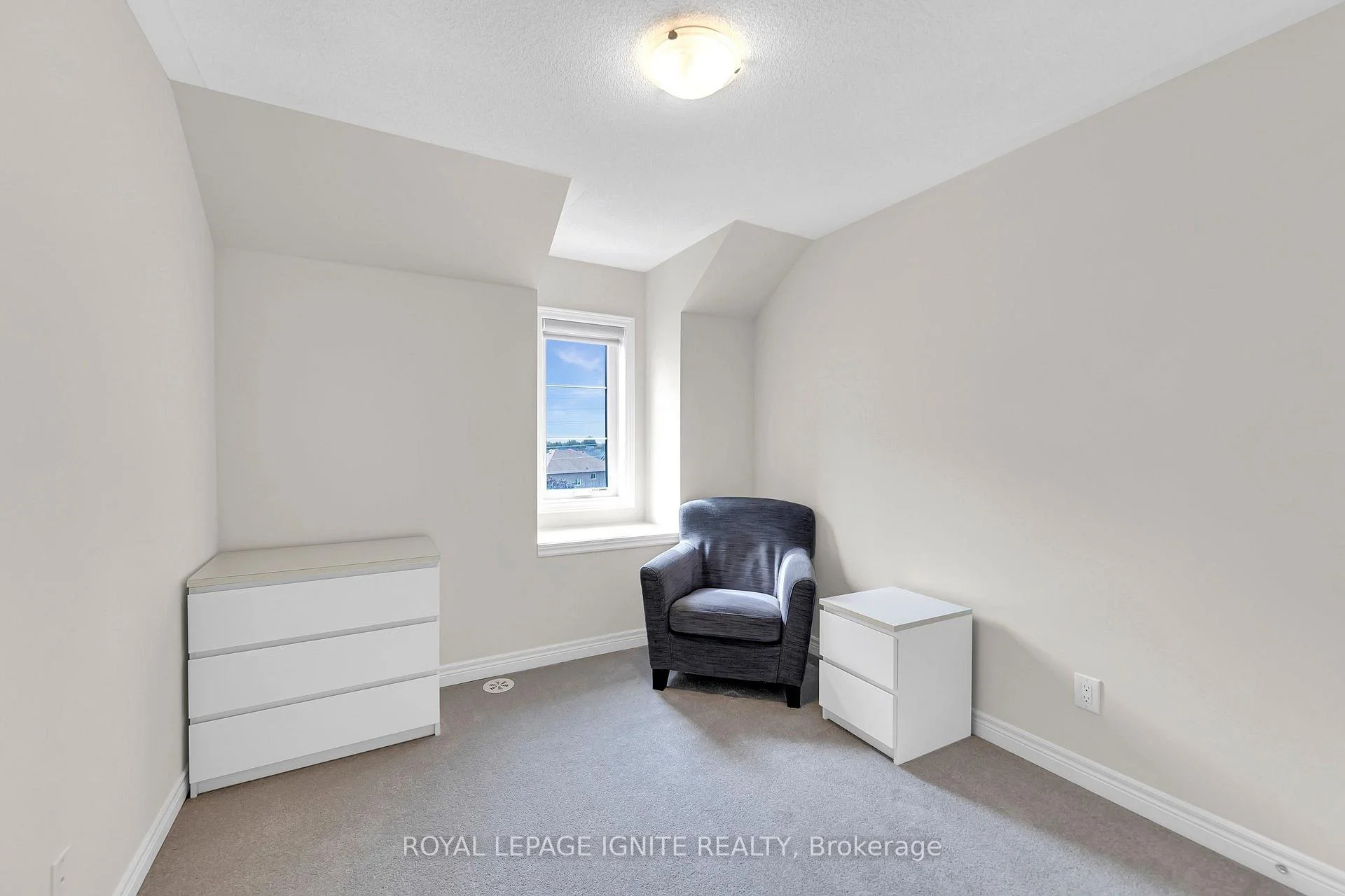 Photo 100 of 9 Icemaker Way, Whitby, Rural Whitby — HOMEH