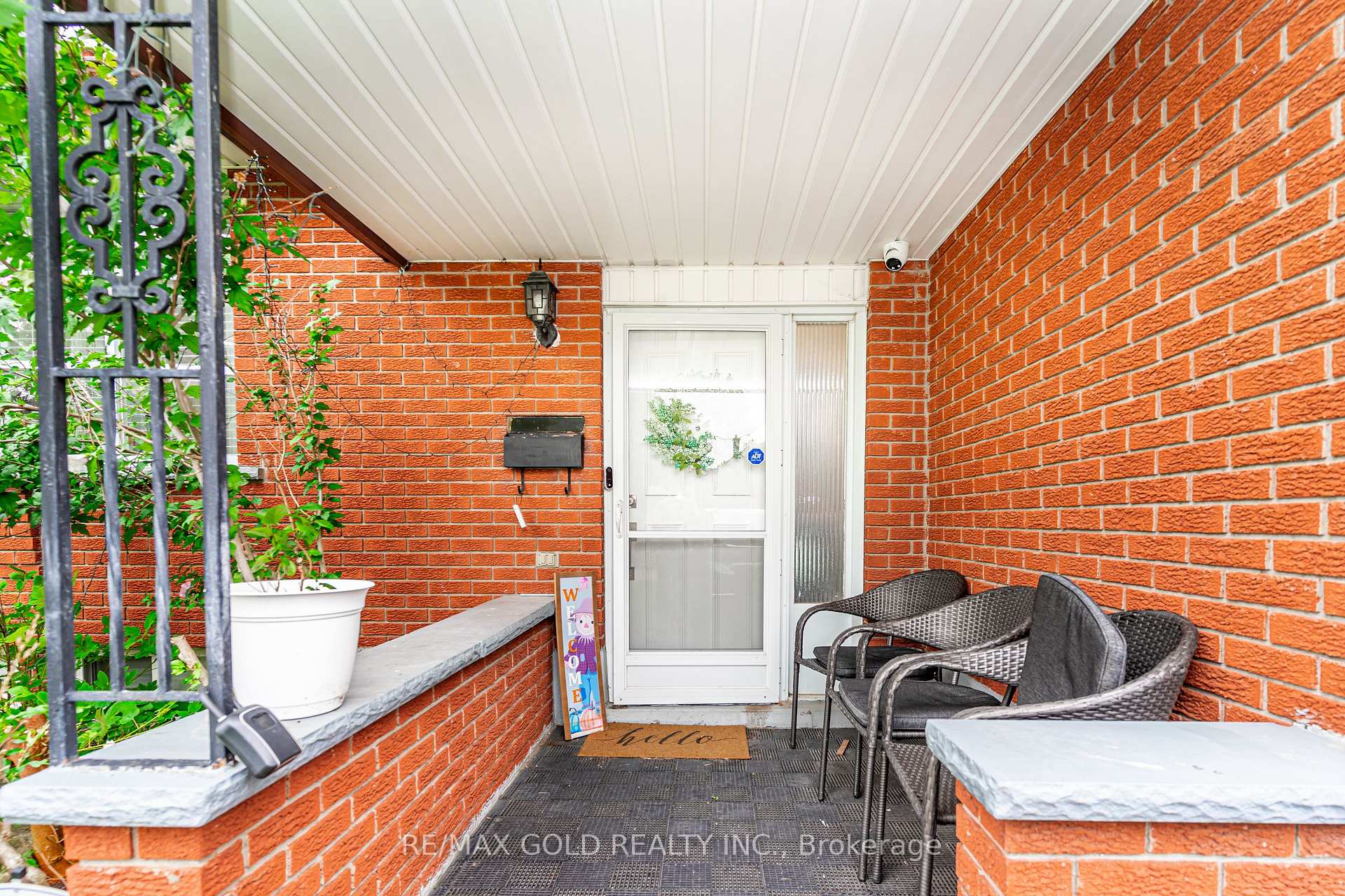 Photo 2 of 55 Ramblewood Way, Kitchener, Forest Heights — HOMEH