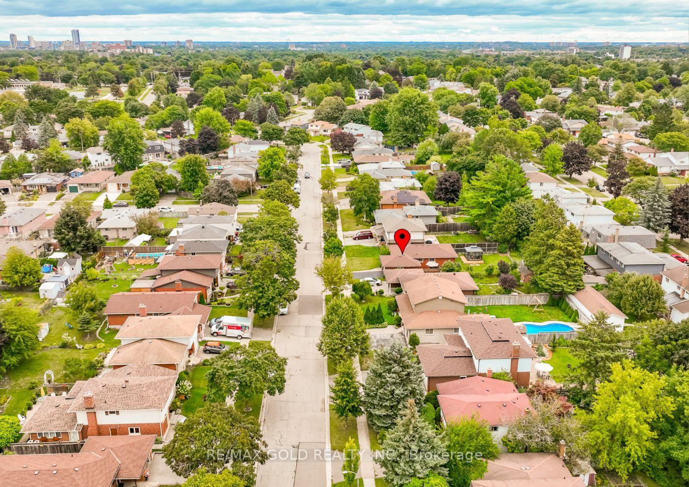 Photo 42 of 55 Ramblewood Way, Kitchener, Forest Heights — HOMEH