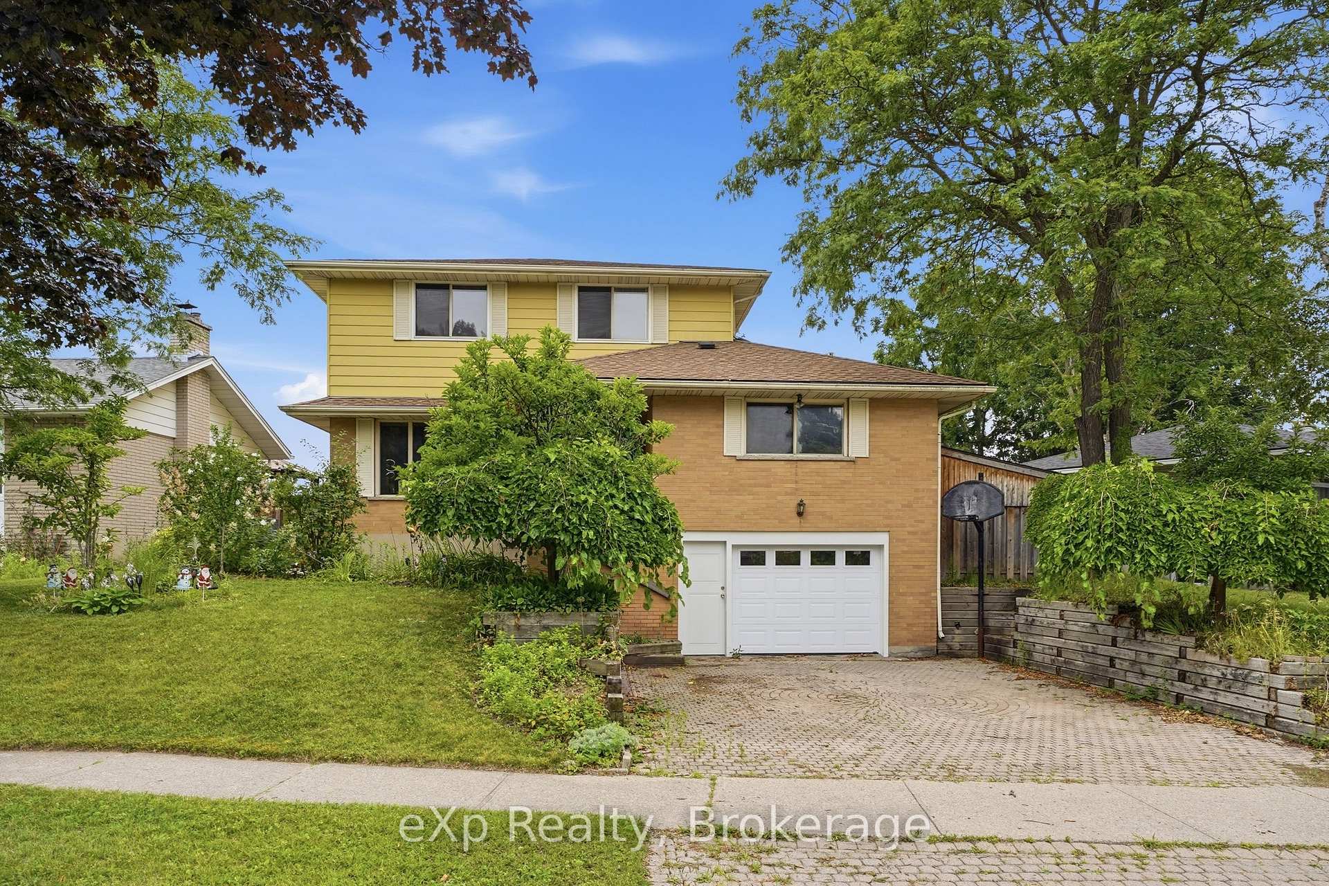 Photo 5 of 101 Crosby Drive, Kitchener, Stanley Park — HOMEH