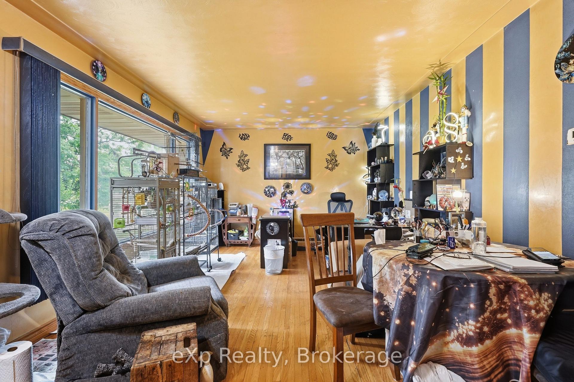 Photo 9 of 101 Crosby Drive, Kitchener, Stanley Park — HOMEH