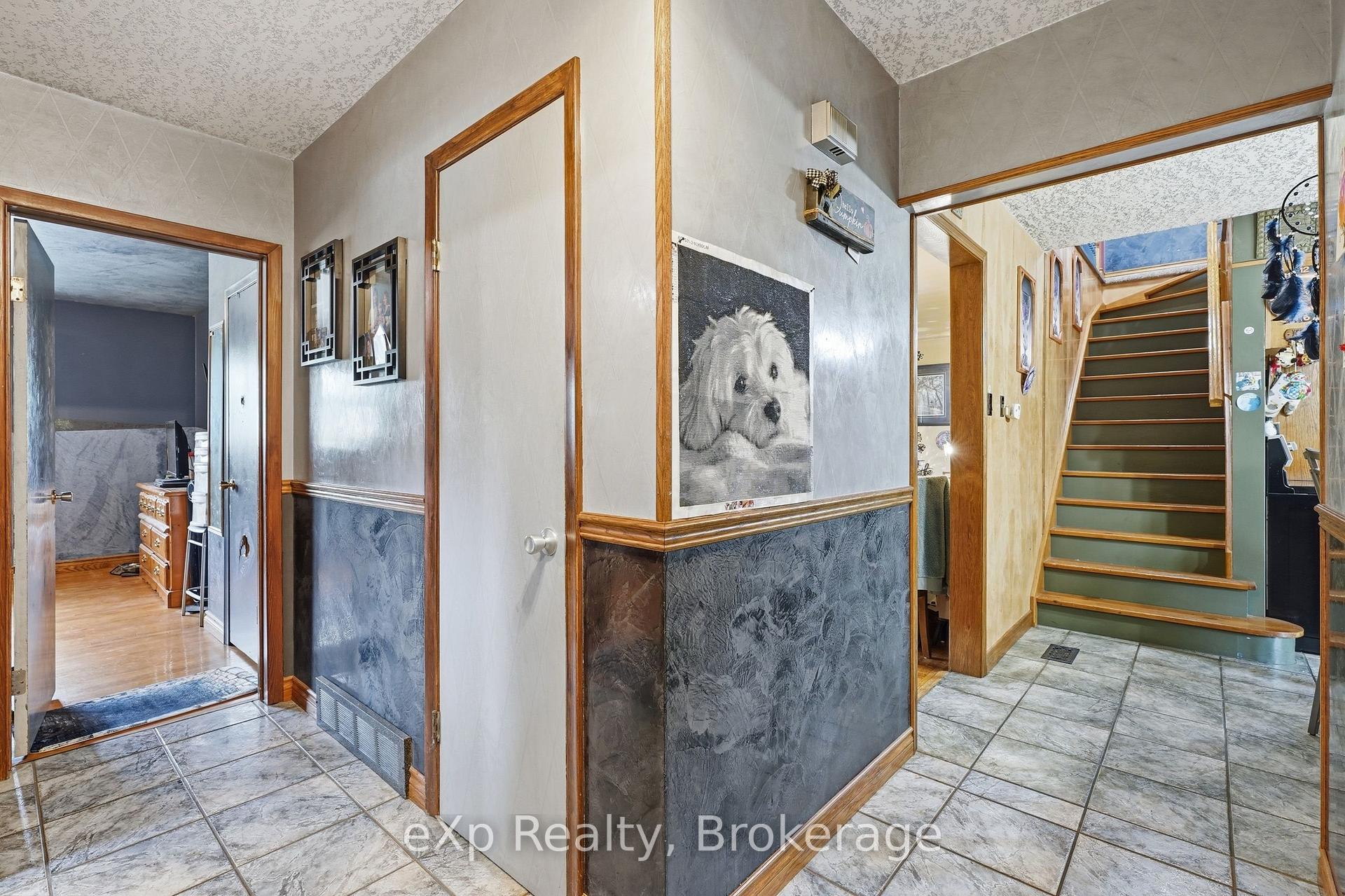 Photo 18 of 101 Crosby Drive, Kitchener, Stanley Park — HOMEH