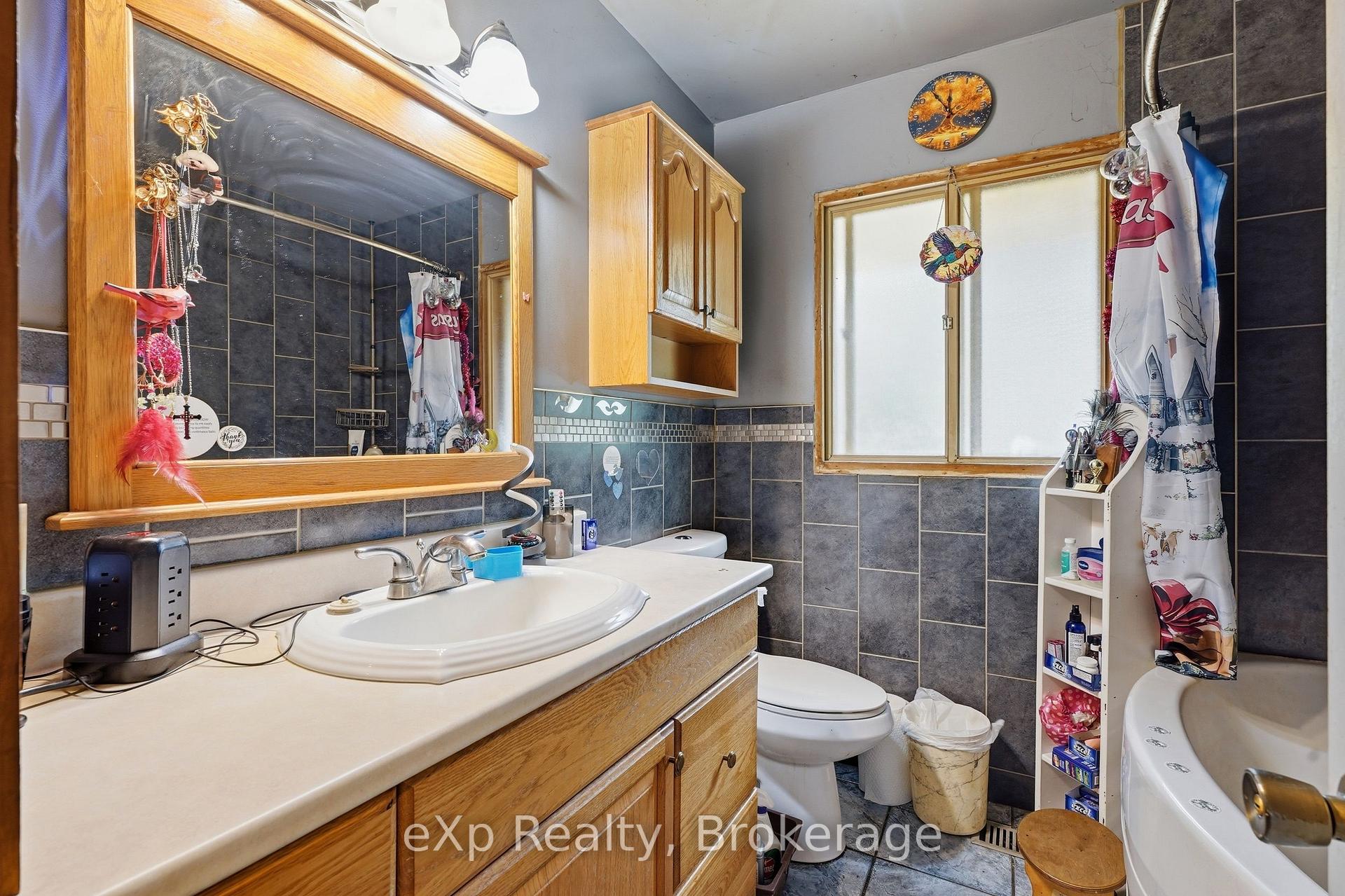 Photo 19 of 101 Crosby Drive, Kitchener, Stanley Park — HOMEH