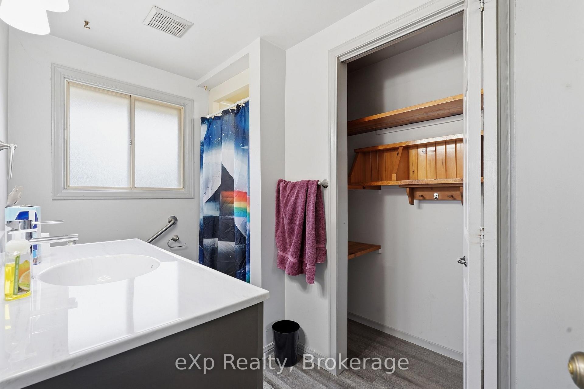 Photo 29 of 101 Crosby Drive, Kitchener, Stanley Park — HOMEH