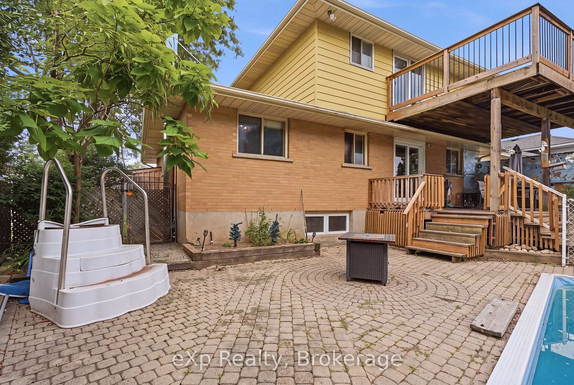 Photo 37 of 101 Crosby Drive, Kitchener, Stanley Park — HOMEH