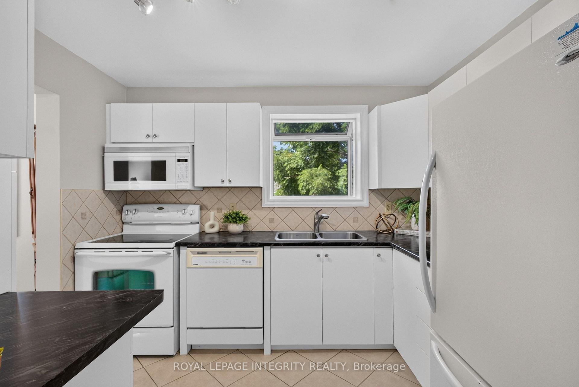 Photo 9 of Unit 31, 3064A Councillor's Way, Ottawa, Blossom Park/Leitrim — HOMEH