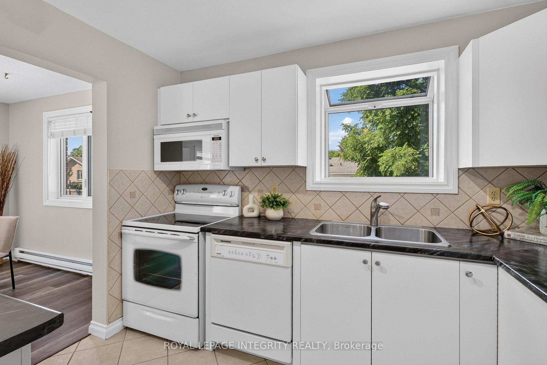 Photo 11 of Unit 31, 3064A Councillor's Way, Ottawa, Blossom Park/Leitrim — HOMEH