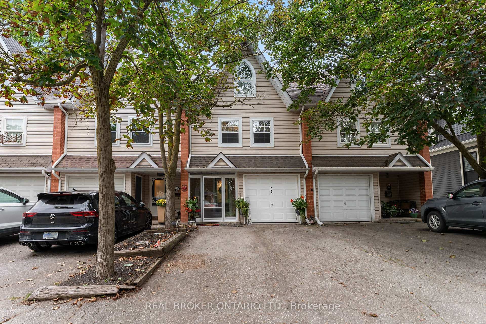 Photo 2 of Unit 3, 36 Albert Street, Markham, Old Markham Village — HOMEH