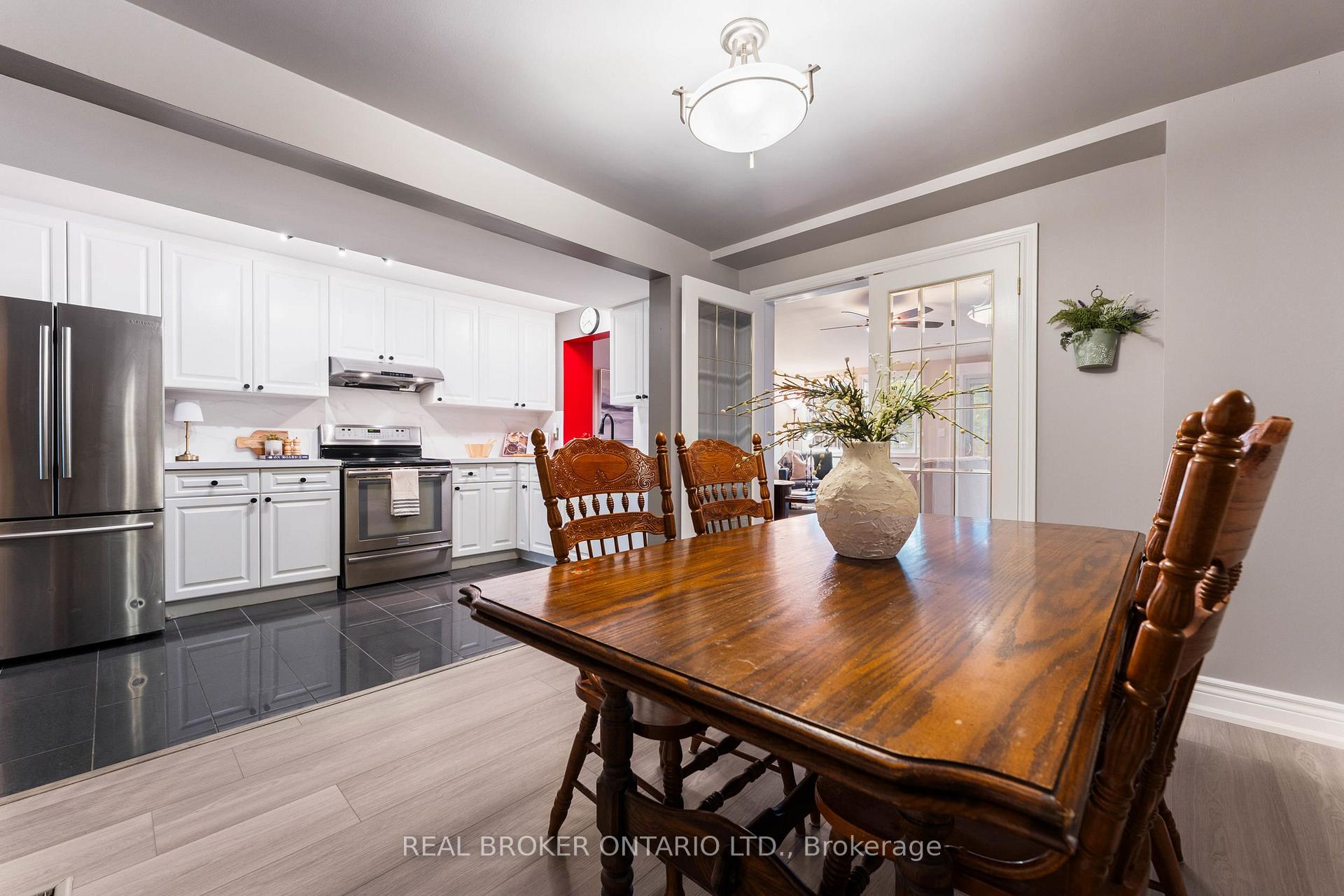 Photo 7 of Unit 3, 36 Albert Street, Markham, Old Markham Village — HOMEH