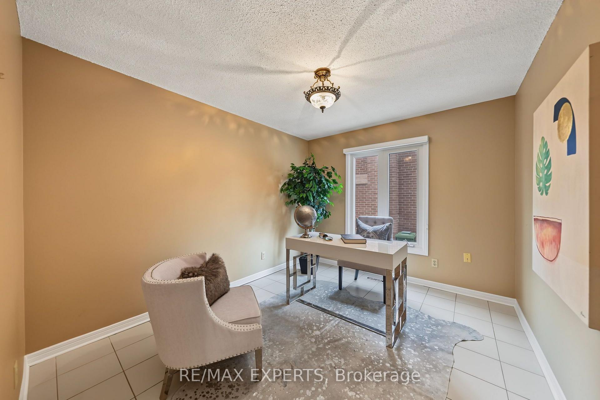 Photo 5 of 52 Westchester Boulevard, Caledon, Bolton North — HOMEH