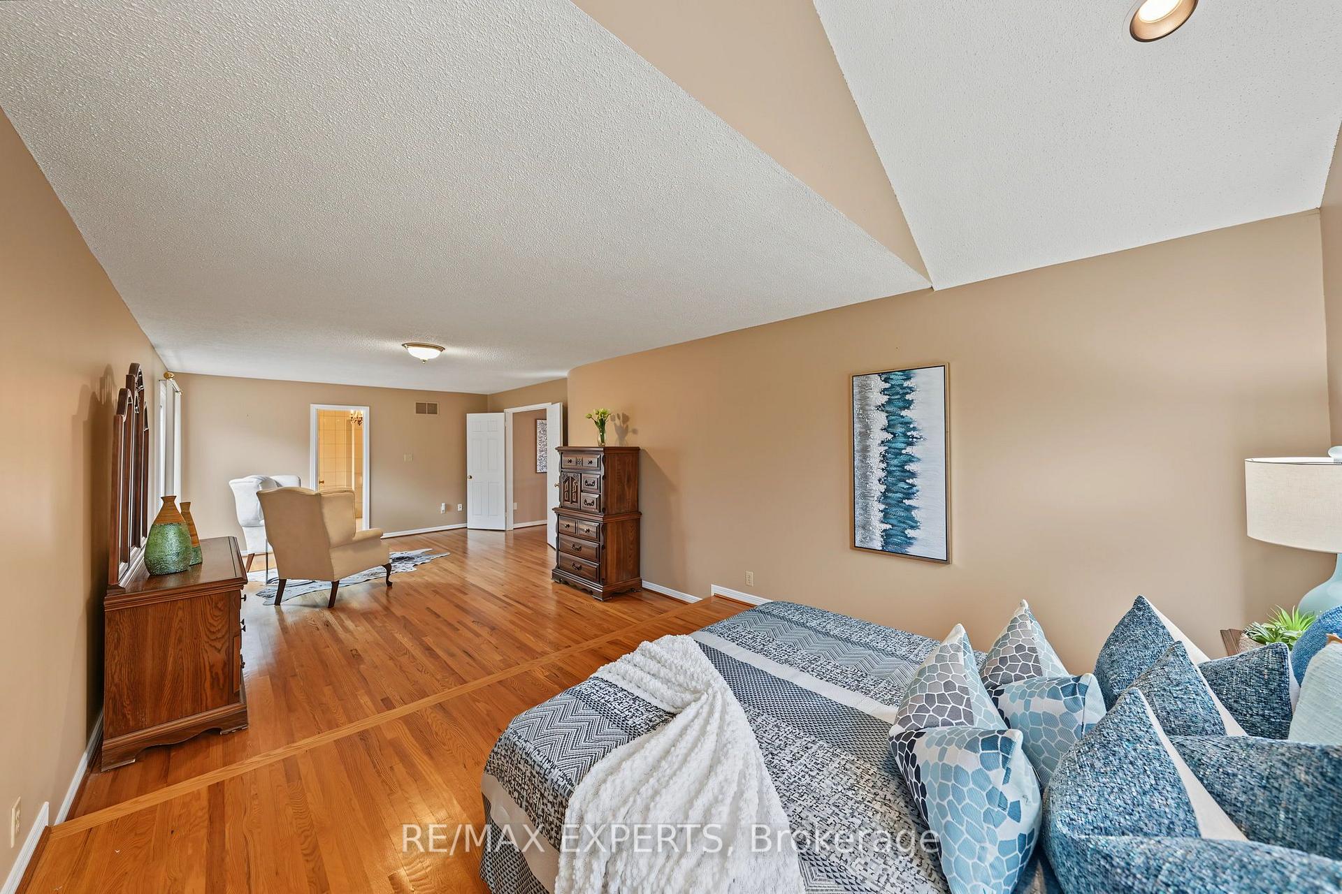 Photo 24 of 52 Westchester Boulevard, Caledon, Bolton North — HOMEH