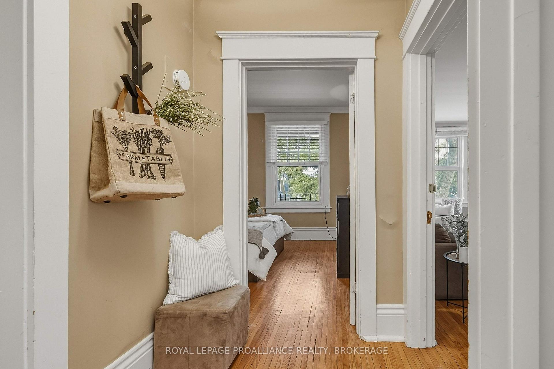 Photo 7 of Unit 5, 244 Barrie Street, Kingston, Central City East — HOMEH