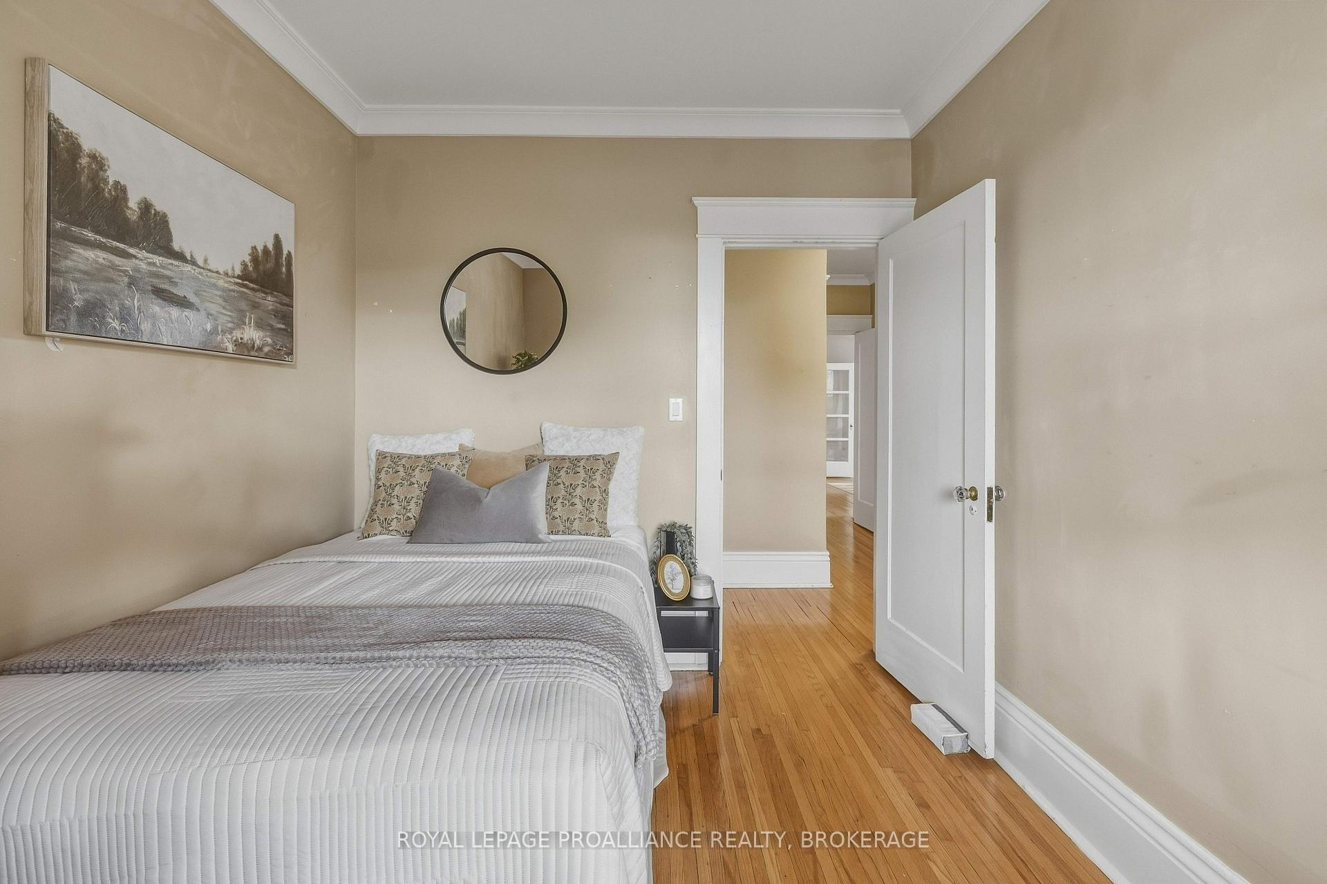 Photo 19 of Unit 5, 244 Barrie Street, Kingston, Central City East — HOMEH