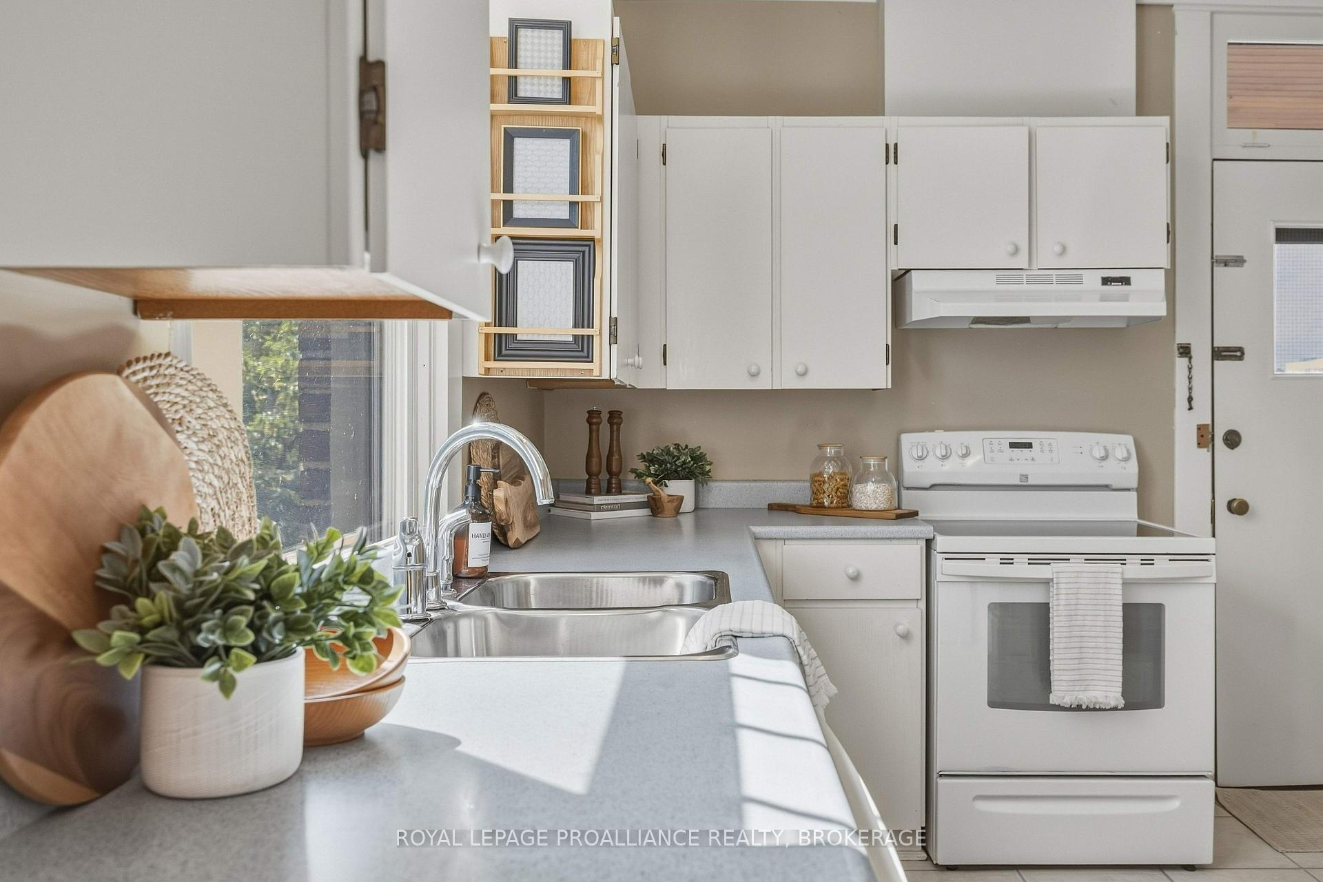 Photo 24 of Unit 5, 244 Barrie Street, Kingston, Central City East — HOMEH