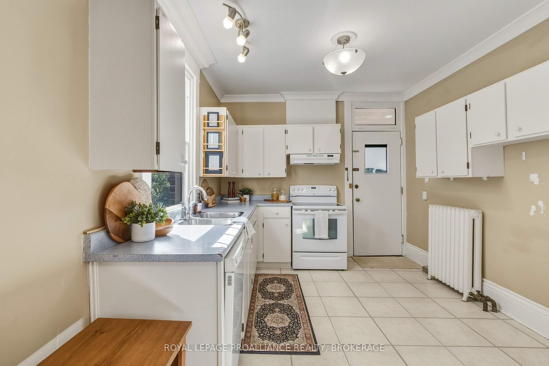 Photo 27 of Unit 5, 244 Barrie Street, Kingston, Central City East — HOMEH