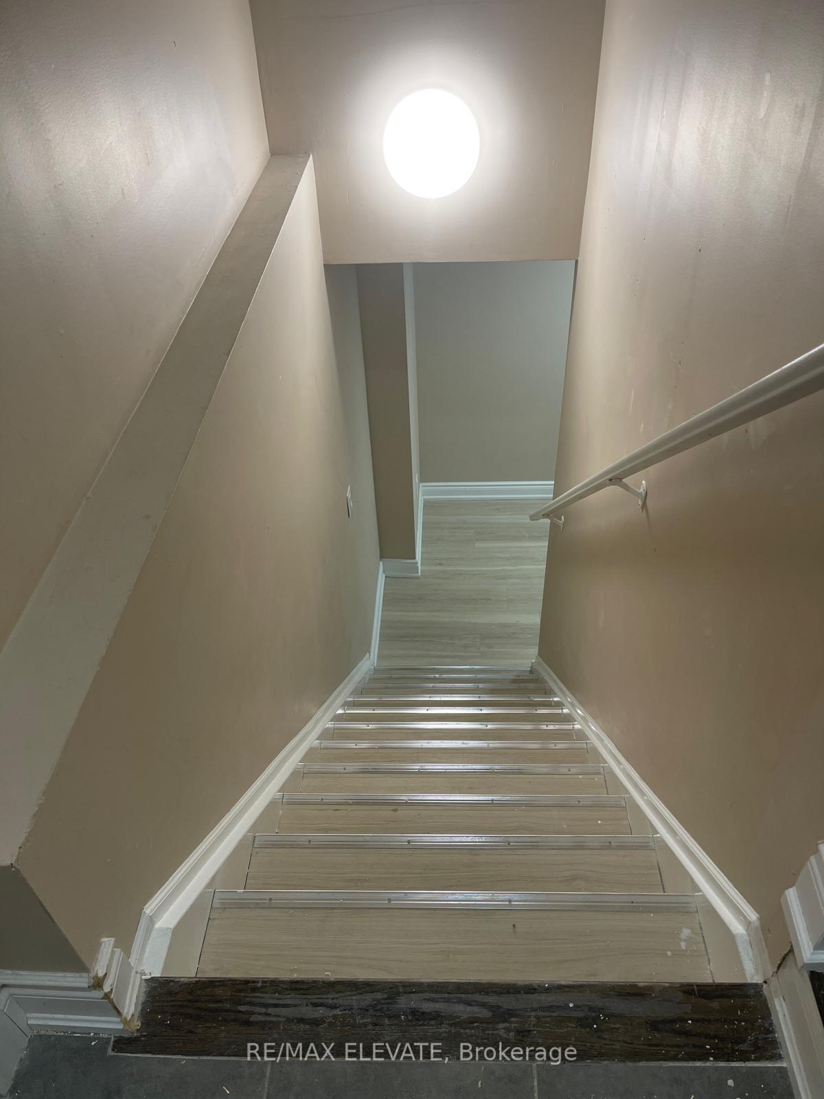 Photo 3 of 33 Lampman Crescent, Brampton, Credit Valley — HOMEH