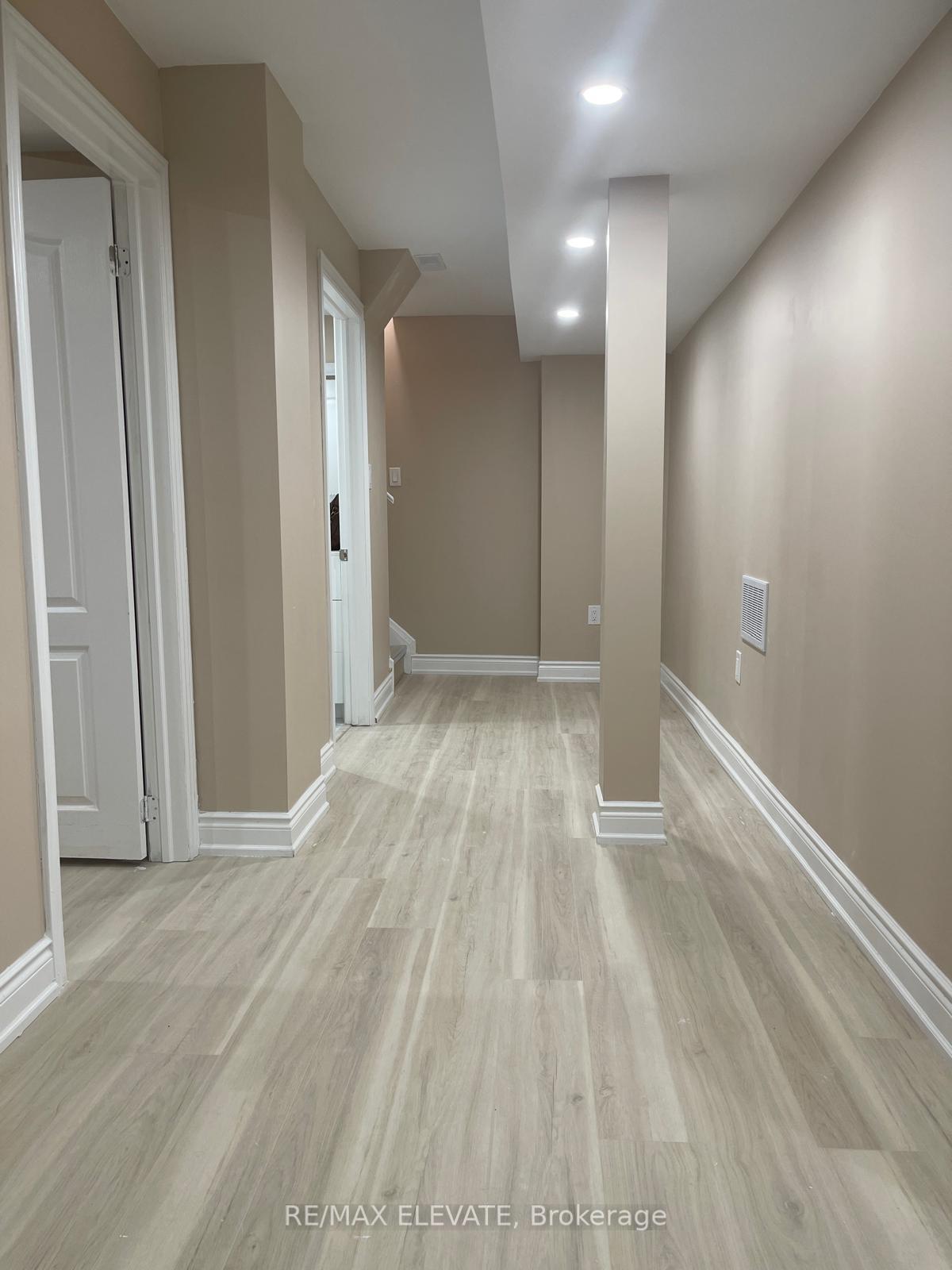 Photo 7 of 33 Lampman Crescent, Brampton, Credit Valley — HOMEH