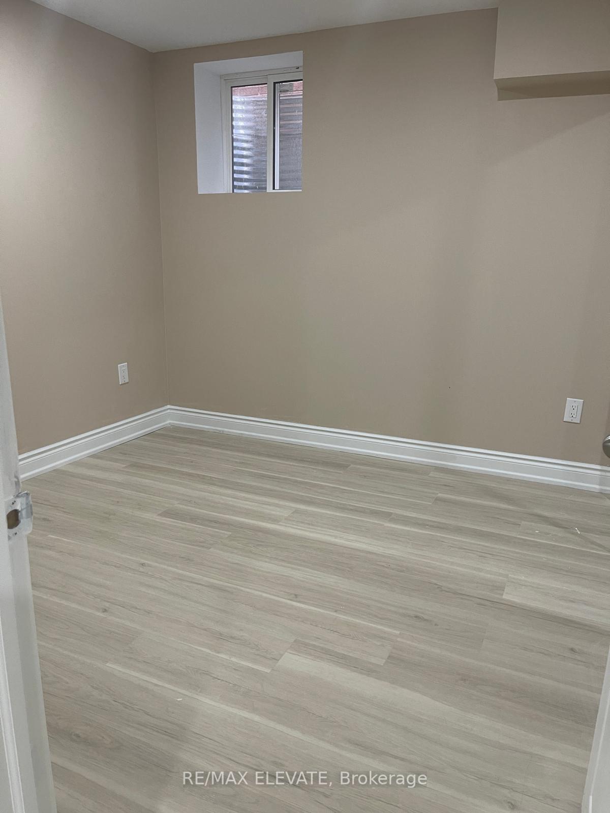Photo 8 of 33 Lampman Crescent, Brampton, Credit Valley — HOMEH