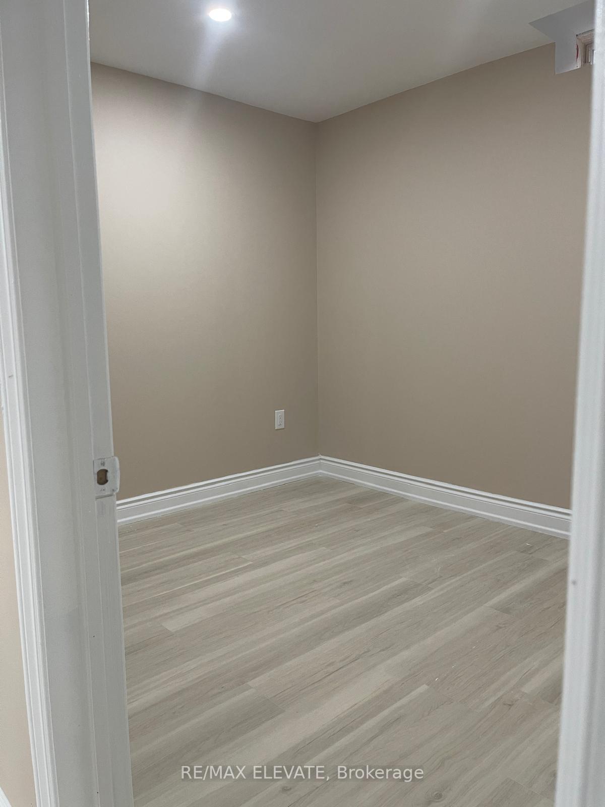 Photo 11 of 33 Lampman Crescent, Brampton, Credit Valley — HOMEH