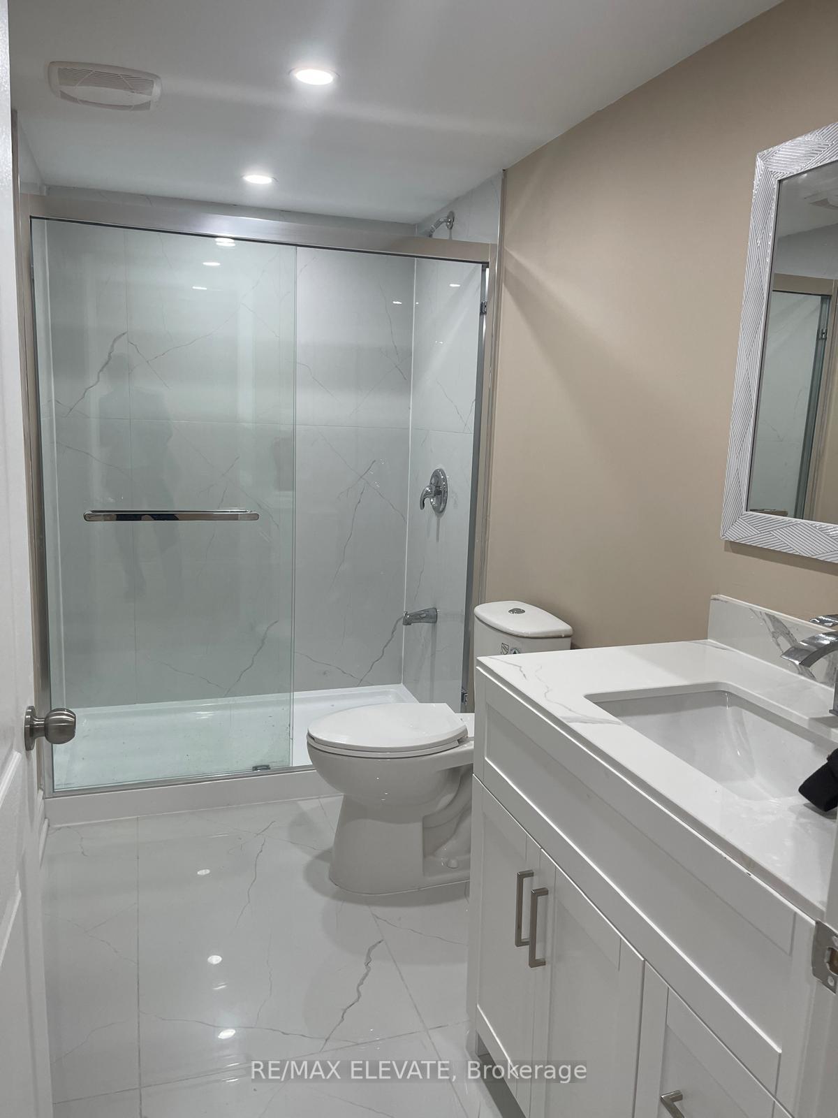 Photo 13 of 33 Lampman Crescent, Brampton, Credit Valley — HOMEH
