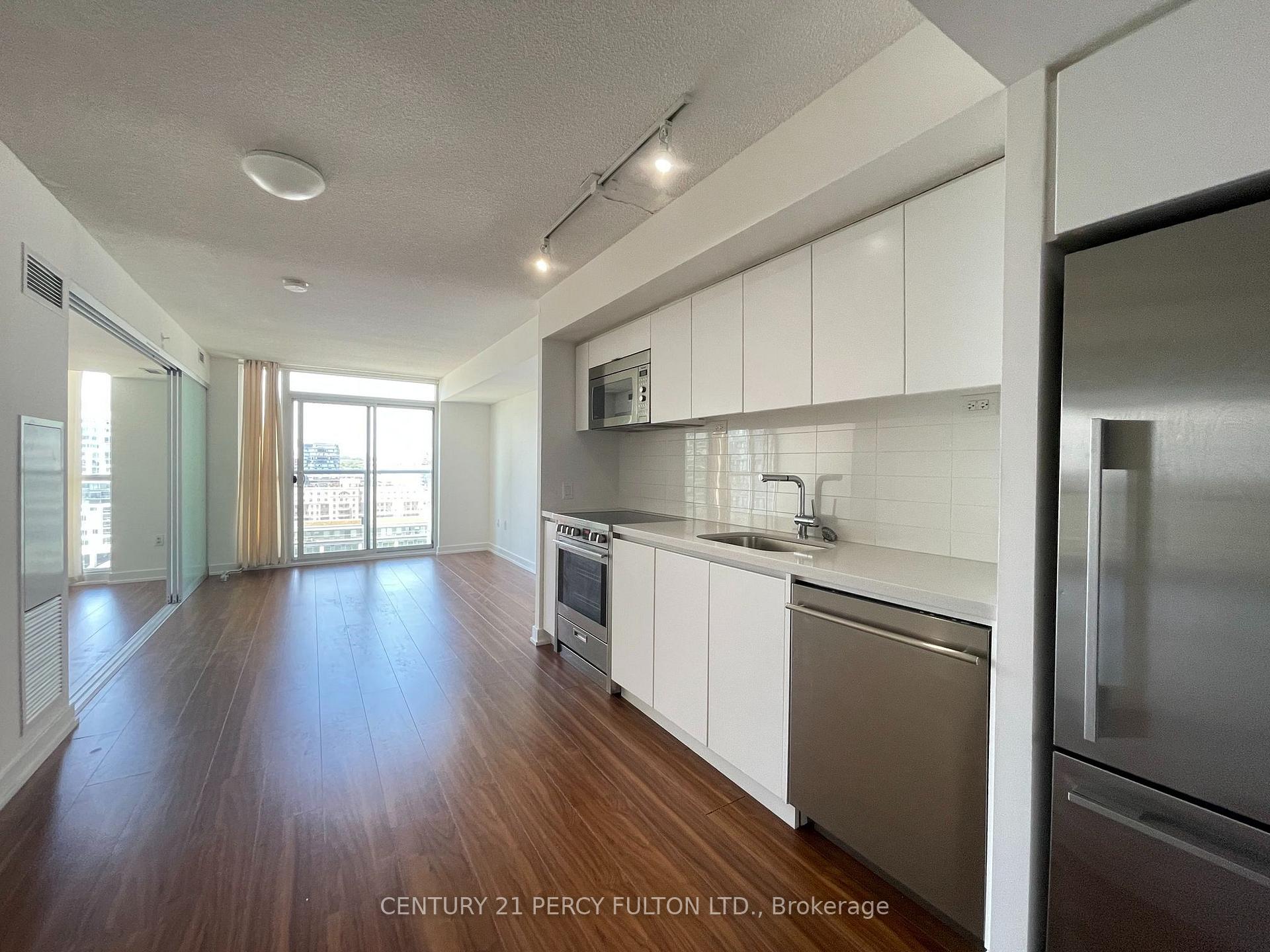 Photo 2 of Unit 1811, 85 Queens Wharf Road, Toronto, Waterfront Communities — HOMEH