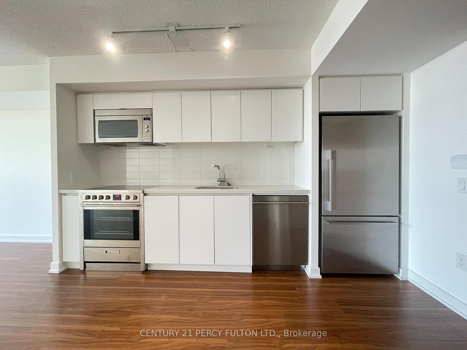 Photo 3 of Unit 1811, 85 Queens Wharf Road, Toronto, Waterfront Communities — HOMEH