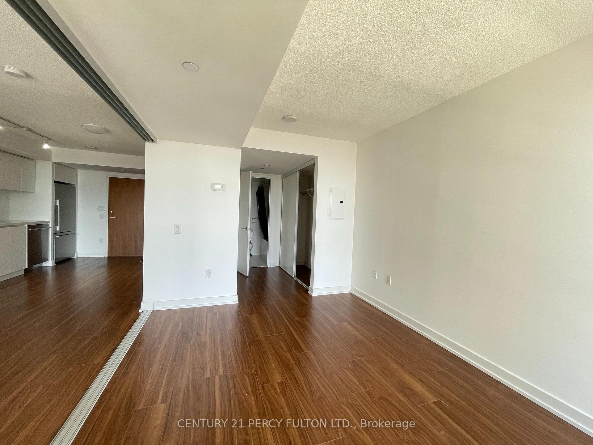 Photo 9 of Unit 1811, 85 Queens Wharf Road, Toronto, Waterfront Communities — HOMEH