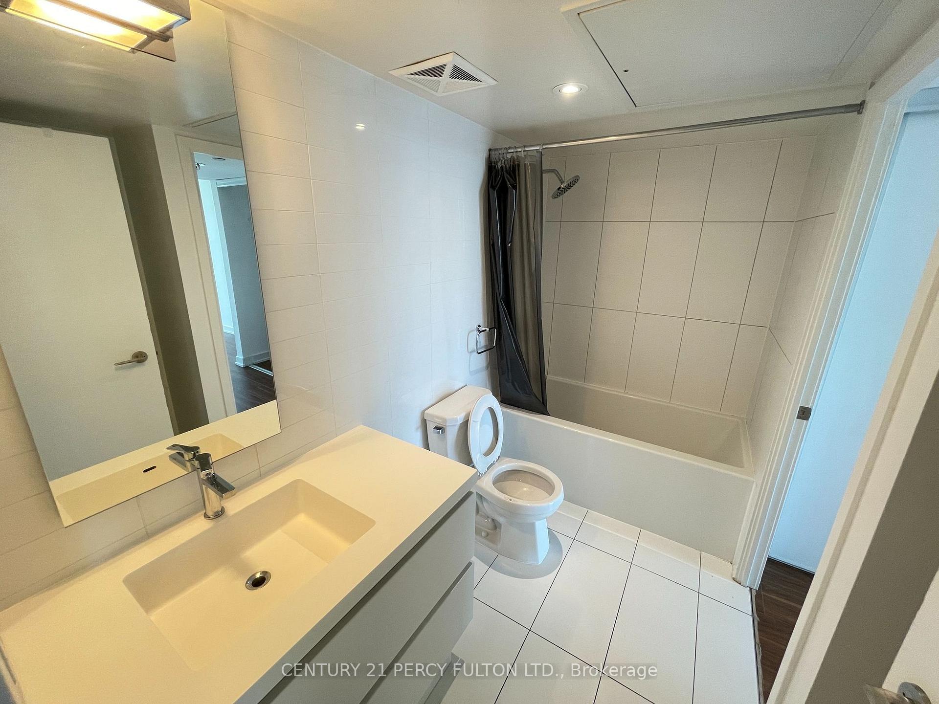 Photo 10 of Unit 1811, 85 Queens Wharf Road, Toronto, Waterfront Communities — HOMEH