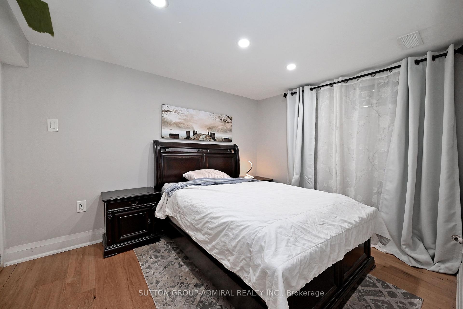 Photo 24 of 62 Wilson Road S, Oshawa, Central — HOMEH