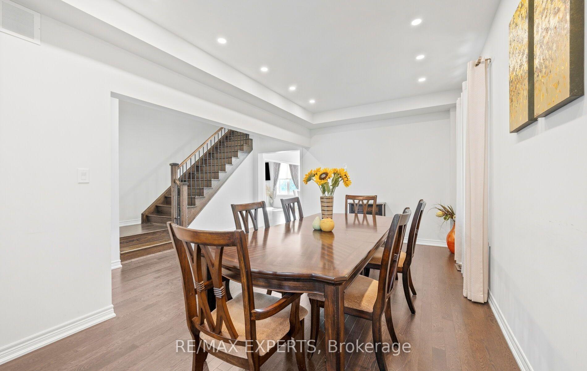 Photo 8 of 939 Green Street, Innisfil, Lefroy — HOMEH